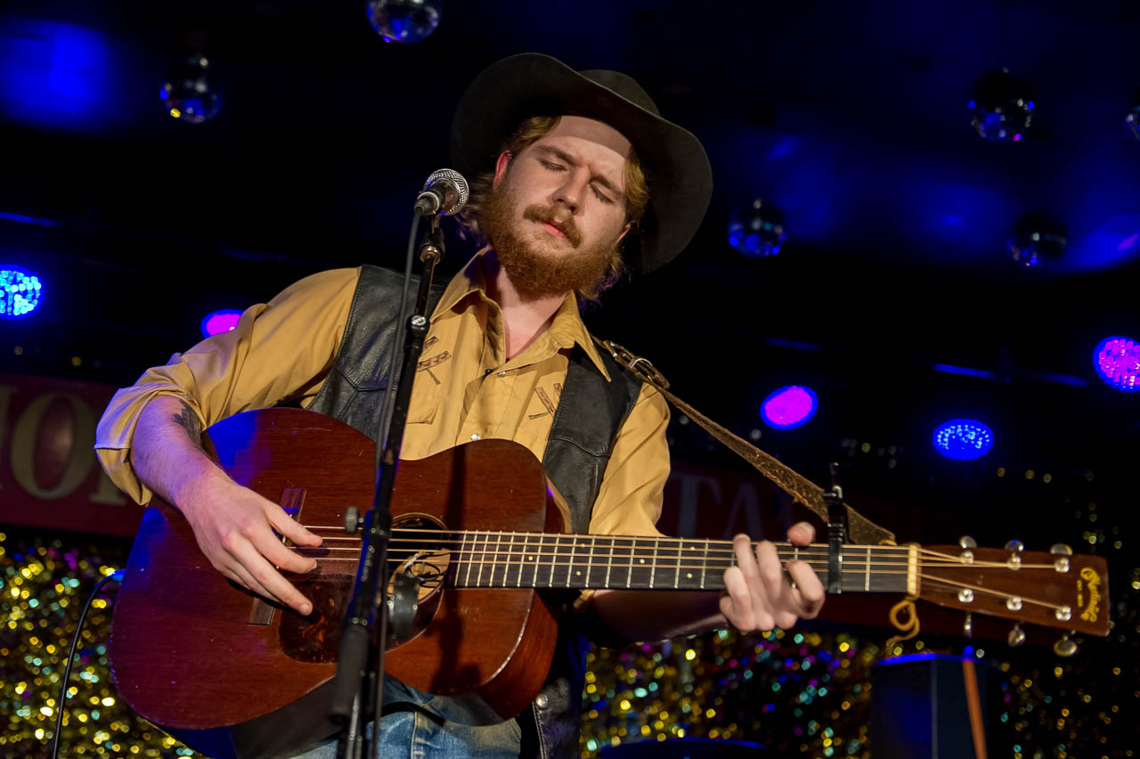 Colter Wall – Front Row Pics